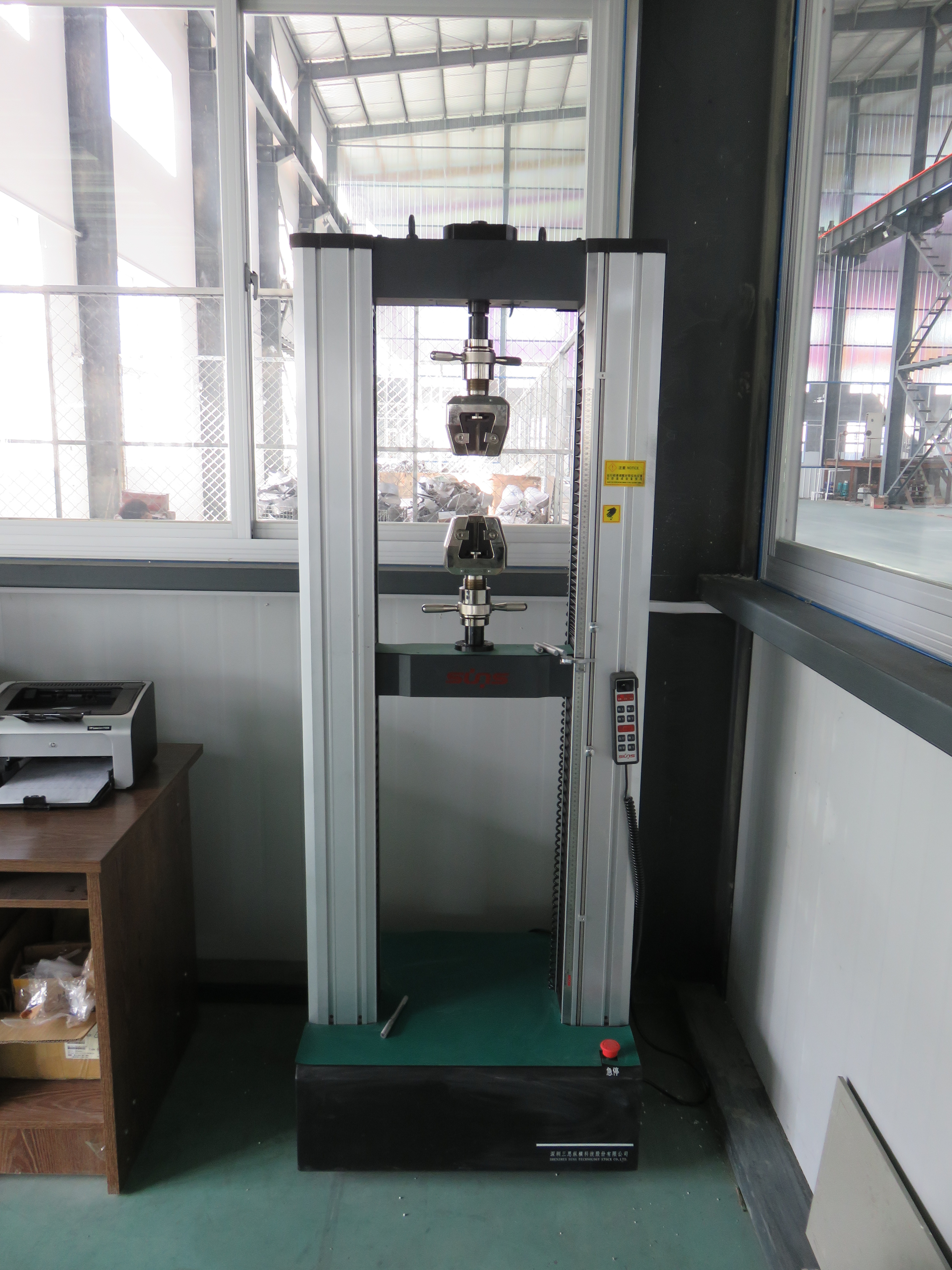 Tensile testing machine拉力机.jpg