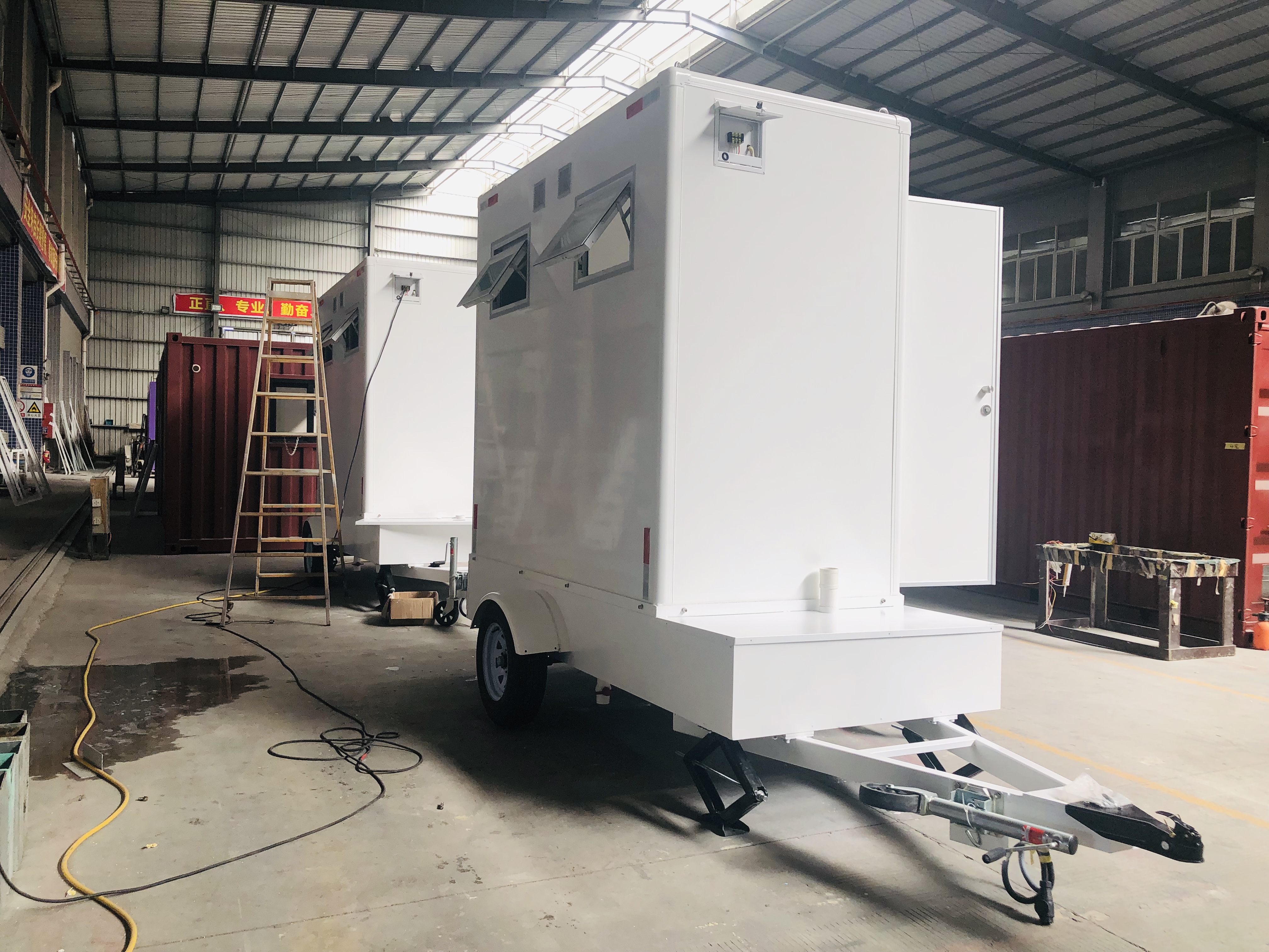 CGCH Yeni Model Prefabrik Tuvaletler Açık Hava Tuvalet Kamp Mobil Taşınabilir Kimyasal Tuvalet Satılık Taşınabilir Römork Tuvaleti
