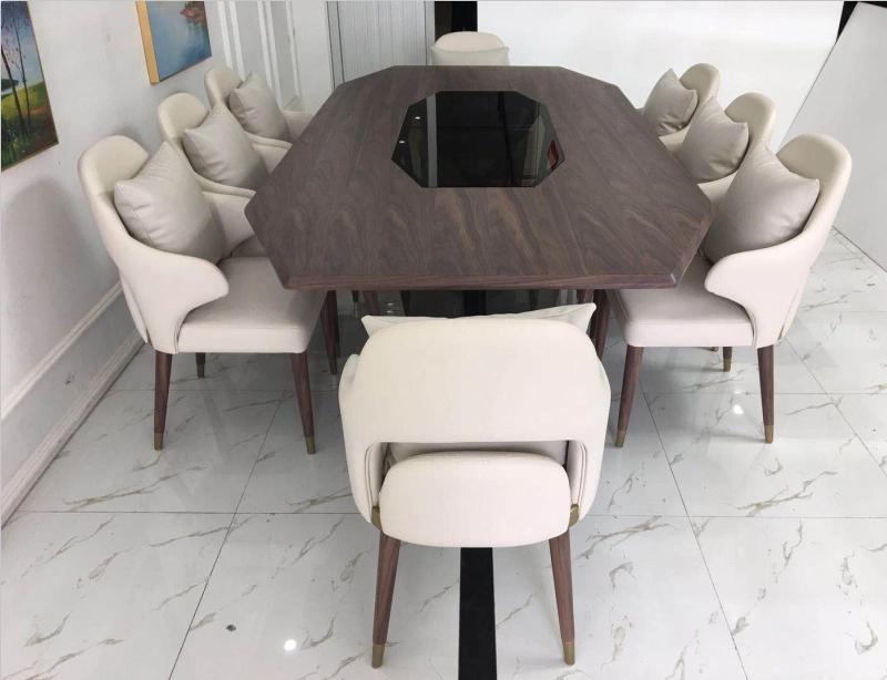 oval dining table