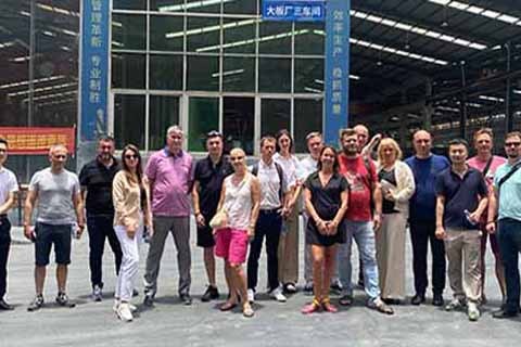 In order to promote further exchanges and cooperation, the Russian delegation visited Dongxing Group