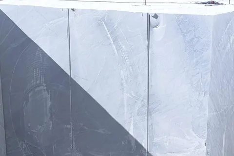 கராராவிலிருந்து டோங்சிங் வரை: வெள்ளை பளிங்கு பயணம்