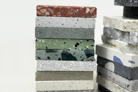 காலமற்ற உட்புறங்களுக்கு டெர்ராஸோ மற்றும் பளிங்கு ஆகியவற்றை எவ்வாறு இணைப்பது