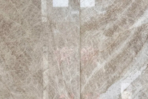 Taj Mahal-plaat: luxe toepassingen van natuurlijk kwartsiet in hoogwaardige projecten