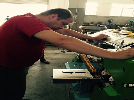 Pelanggan dari Pameran Mesin Industri Dunia Pelanggan dari Pameran Mesin Industri Dunia