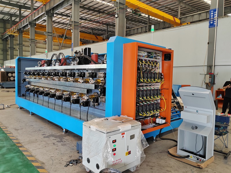 Industrielle PI-Folienziehmaschine