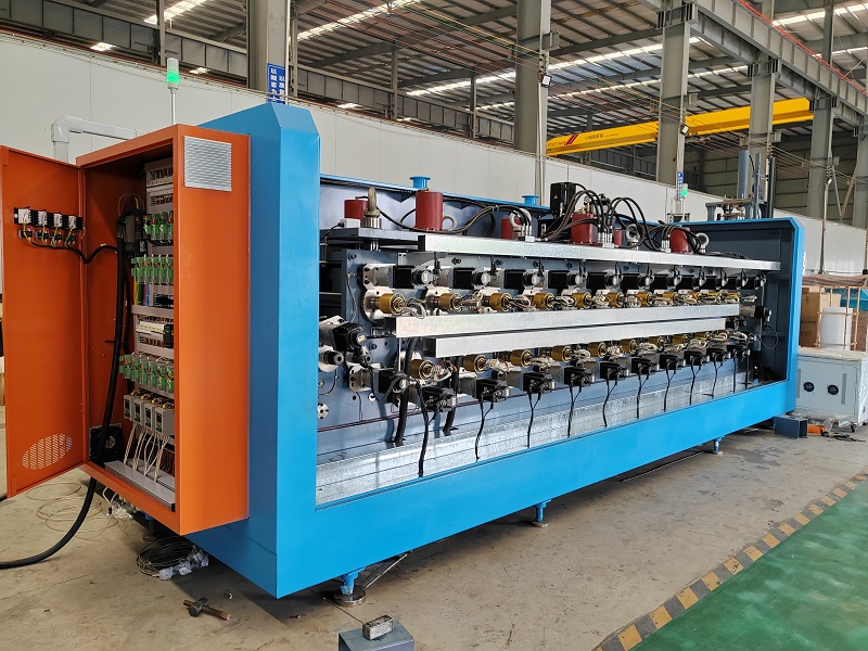 Industrielle PI-Folienziehmaschine