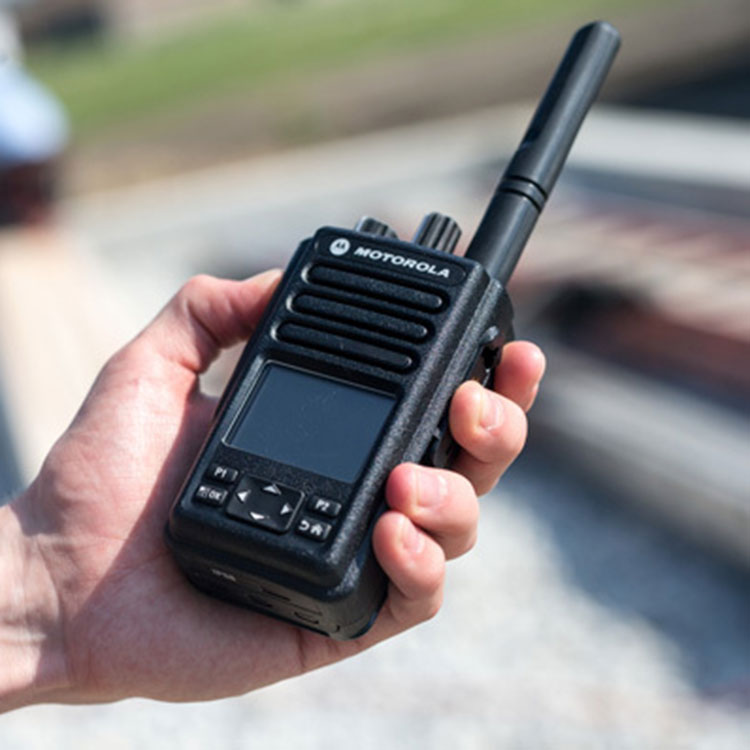 Dvojpásmové prenosné rádio Motorola DP3661e