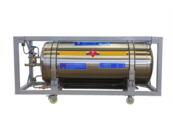 500L অনুভূমিক প্রকার ক্রায়োজেনিক N2O দেবার তরল CO2 ক্রায়োজেনিক ট্যাঙ্ক