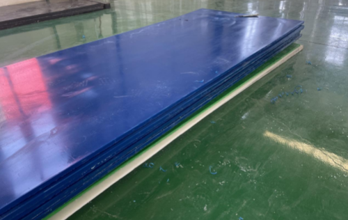 Hőmérséklet által befolyásolt UHMWPE lemezformázás