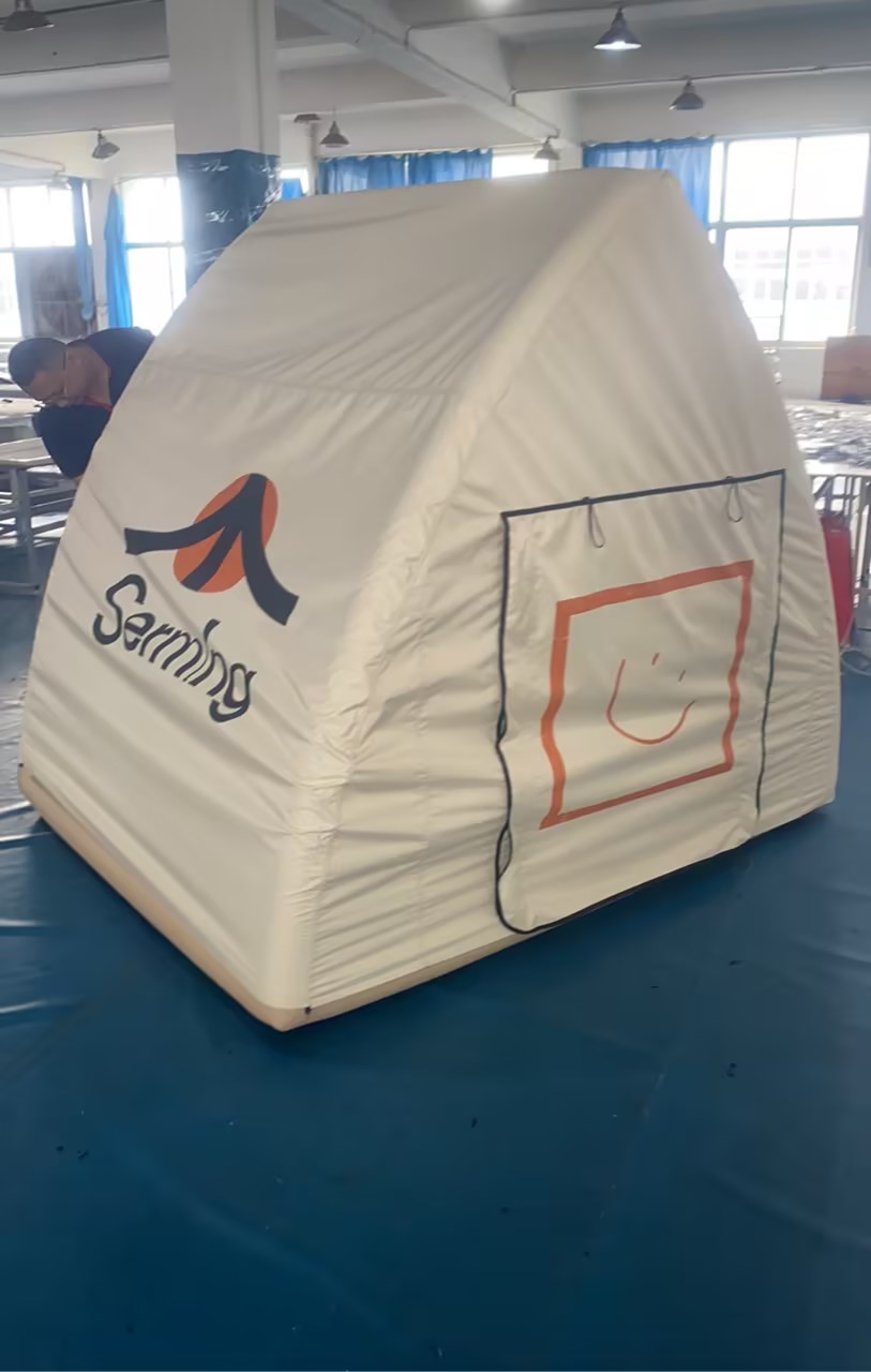 PVC-Außenzelt für Campingtouren mit dem Auto