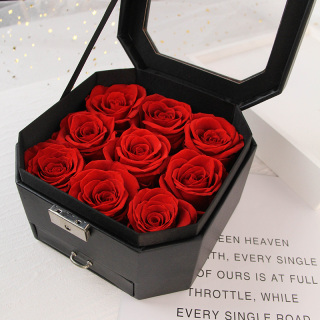Rose préservée romantique dans une boîte à ombre octogonale