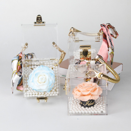 Rosa stabilizzata in stile barocco in scatola