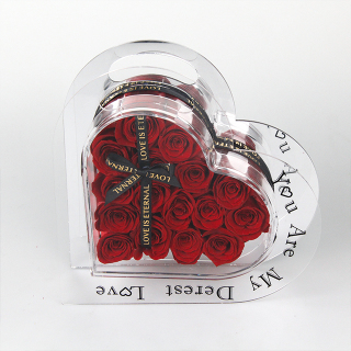 Confezione regalo con rose stabilizzate a forma di cuore