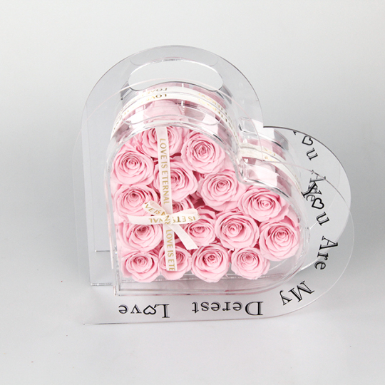 Confezione regalo con rose stabilizzate a forma di cuore