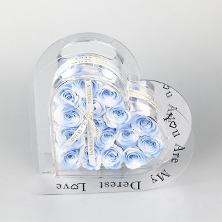 Confezione regalo con rose stabilizzate a forma di cuore