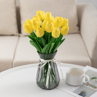 Mesterséges tulipán virágok dekoratív