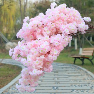 Decorativo con fiori di ciliegio artificiali