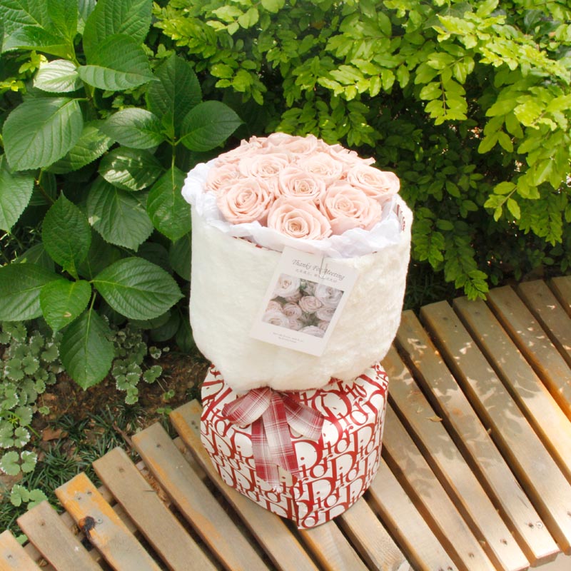 preseerved rose bouquet