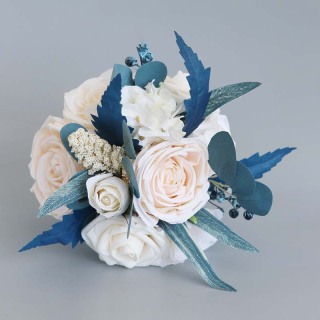 Bouquet di fiori decorativi a mano per matrimonio