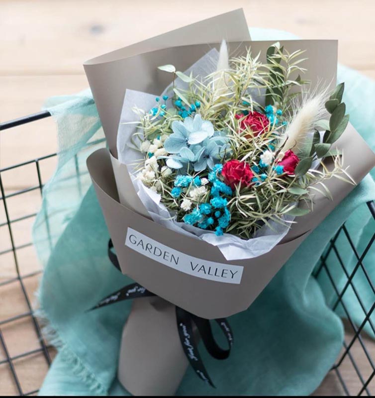 dried plant bouquet