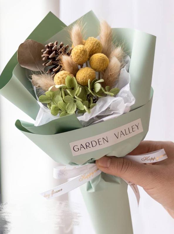 dried plants gift bouquet