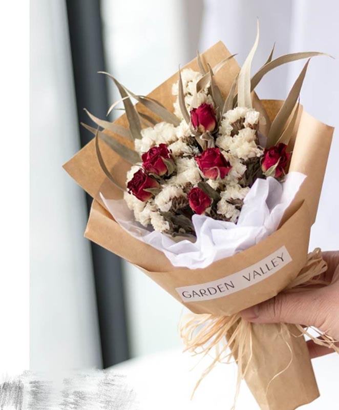 dried pampas flower bouquet