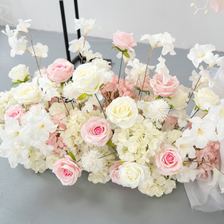 Decorazione creativa dell'arco di fiori artificiali