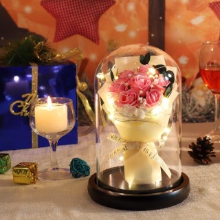 Bouquet di rose stabilizzate in cupola di vetro