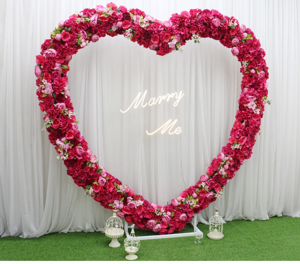 heart shaped arch decor