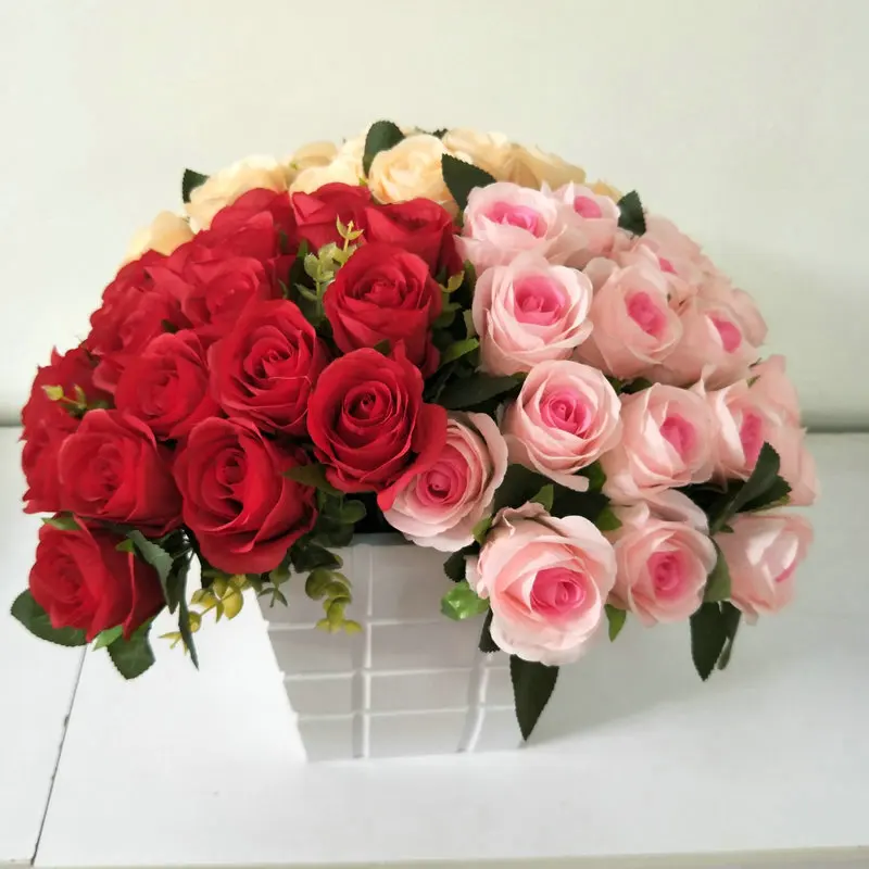 Bouquet di rose artificiali a 18 teste