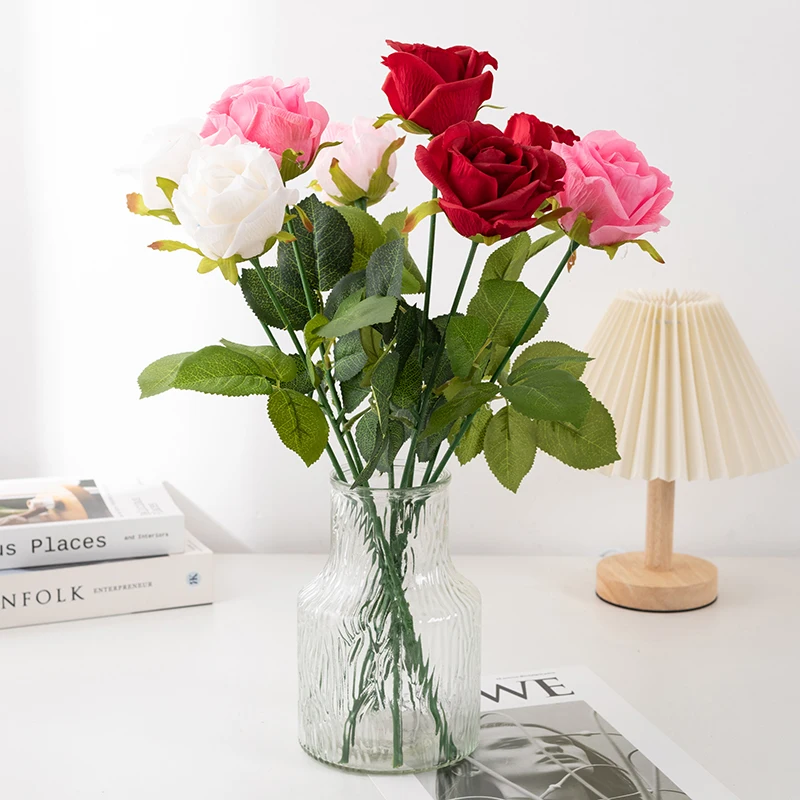 Rosa artificiale singola di simulazione