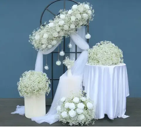 Центральные украшения свадебного стола Белый цветочный шар
