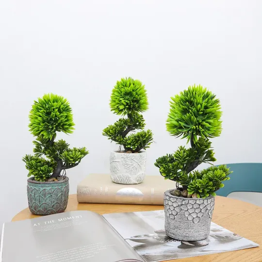 Искусственные растения для украшения патио