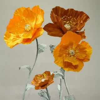Decorazione di fiori gialli artificiali su larga scala