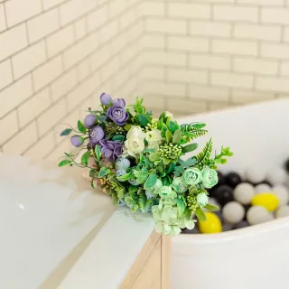 Mini bouquet di rose con capolini