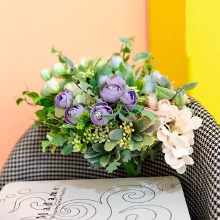 Mini bouquet di rose con capolini