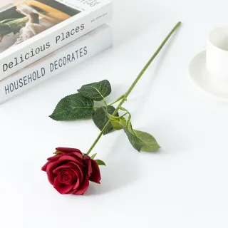 Rosa artificiale per decorazioni per la casa