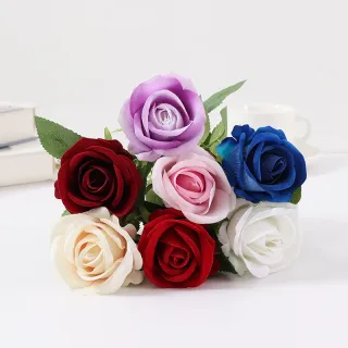 Fiori artificiali Una singola rosa di simulazione