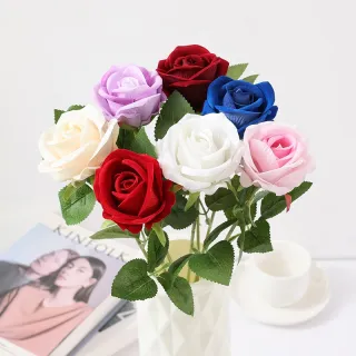 Fiori artificiali Una singola rosa di simulazione