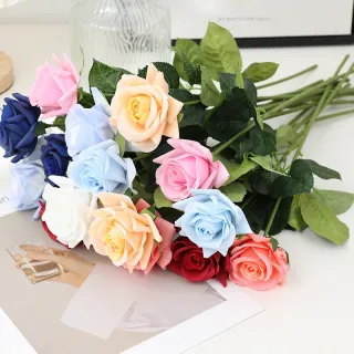 Rosa di seta artificiale a ramo singolo