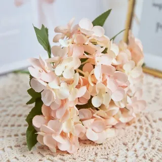 Fleurs artificielles d'hortensia à tige courte