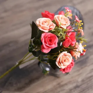Decorazione bouquet di rose in seta