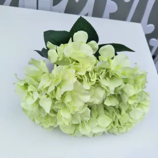 Decorazione della casa con bouquet di fiori di ortensia
