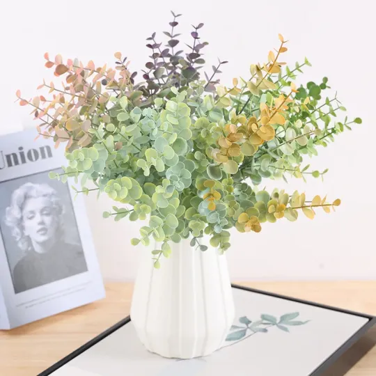 Искусственный пластиковый лист эвкалипта