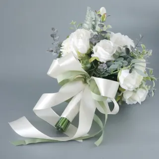 Bouquet de fleurs de roses de mariée artificielles