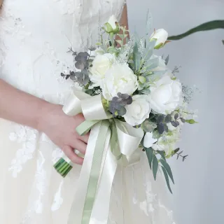 Bouquet de fleurs de roses de mariée artificielles