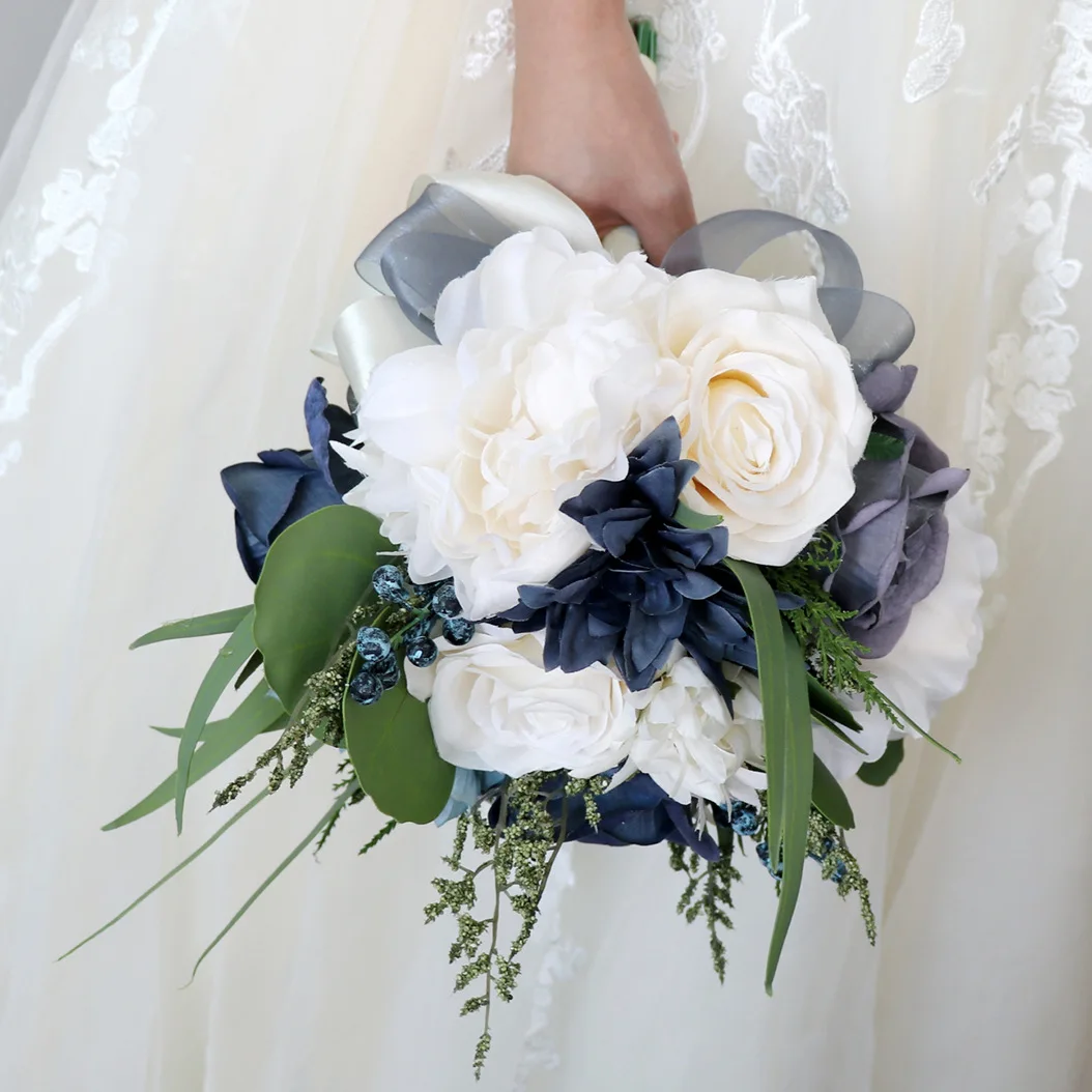 Bouquet da sposa per damigella d'onore con rose artificiali