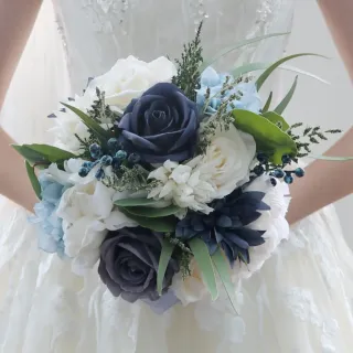 Bouquet da sposa per damigella d'onore con rose artificiali