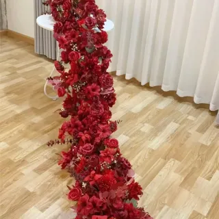 Fila floreale di seta della decorazione di nozze