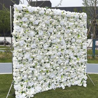 Sfondo bianco da parete con fiori artificiali 5D